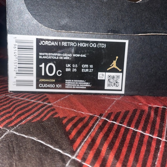 NICE FALL BUNDLE . TODDLER COAT AND JORDAN 1’s. - Picture 10 of 10